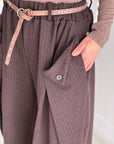 Marlene-Hose mit Wickeldetails, Schoko