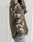 Sweatshirt mit Camouflage-Ärmeln, Olive