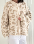 Leo Strickjacke, goldene Knöpfe, Creme-Beige