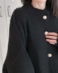 Strickjacke, mit goldenen Knöpfen, Schwarz