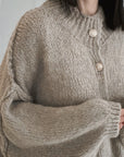Strickjacke, mit goldenen Knöpfen, Beige