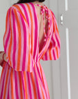 Musselin Kleid, Rückenausschnitt, Pink-Streifen, 3 Farben