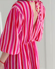 Musselin Kleid, Rückenausschnitt, Pink-Streifen, 3 Farben