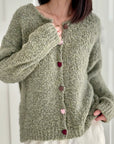 Bouclé Strickjacke, Herzknöpfe, 6 Farben