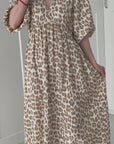 Musselin Kleid, Rückenausschnitt, Leo '25, Beige