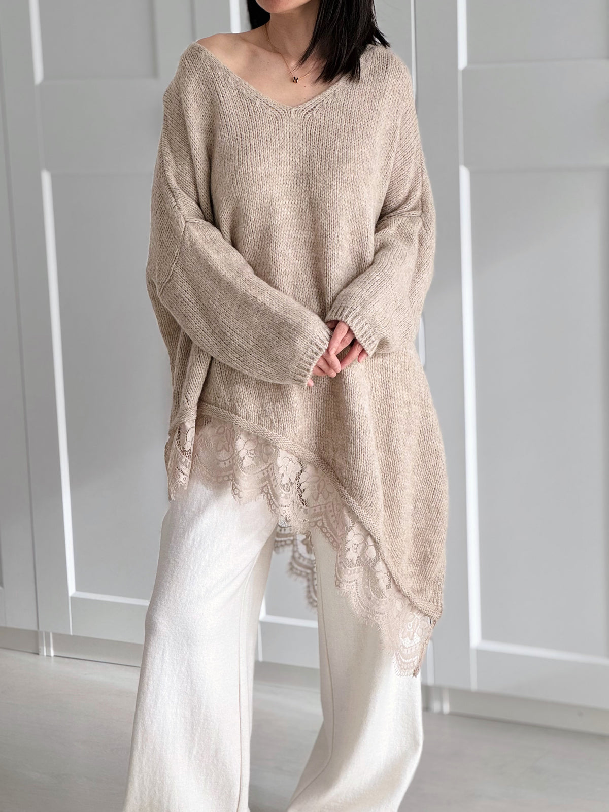 Oversize-Pullover mit Spitzensaum, 5 Farben