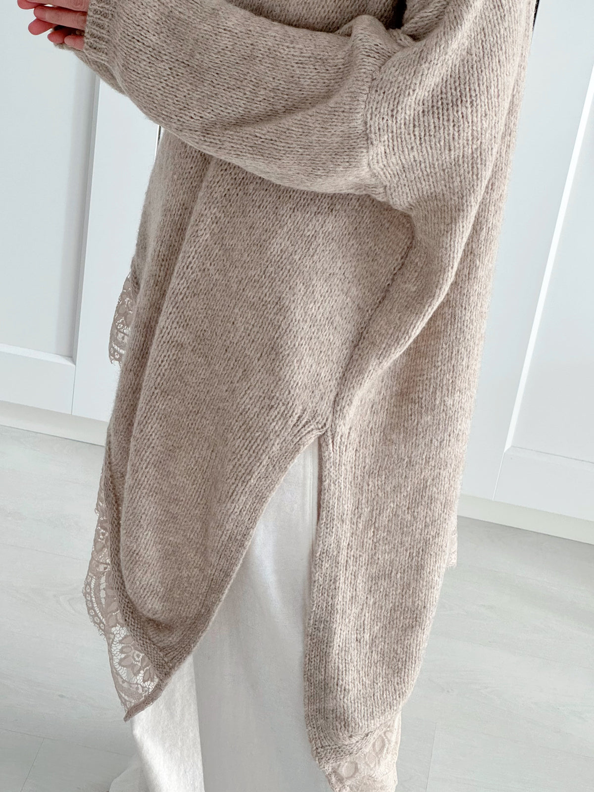 Oversize-Pullover mit Spitzensaum, 5 Farben