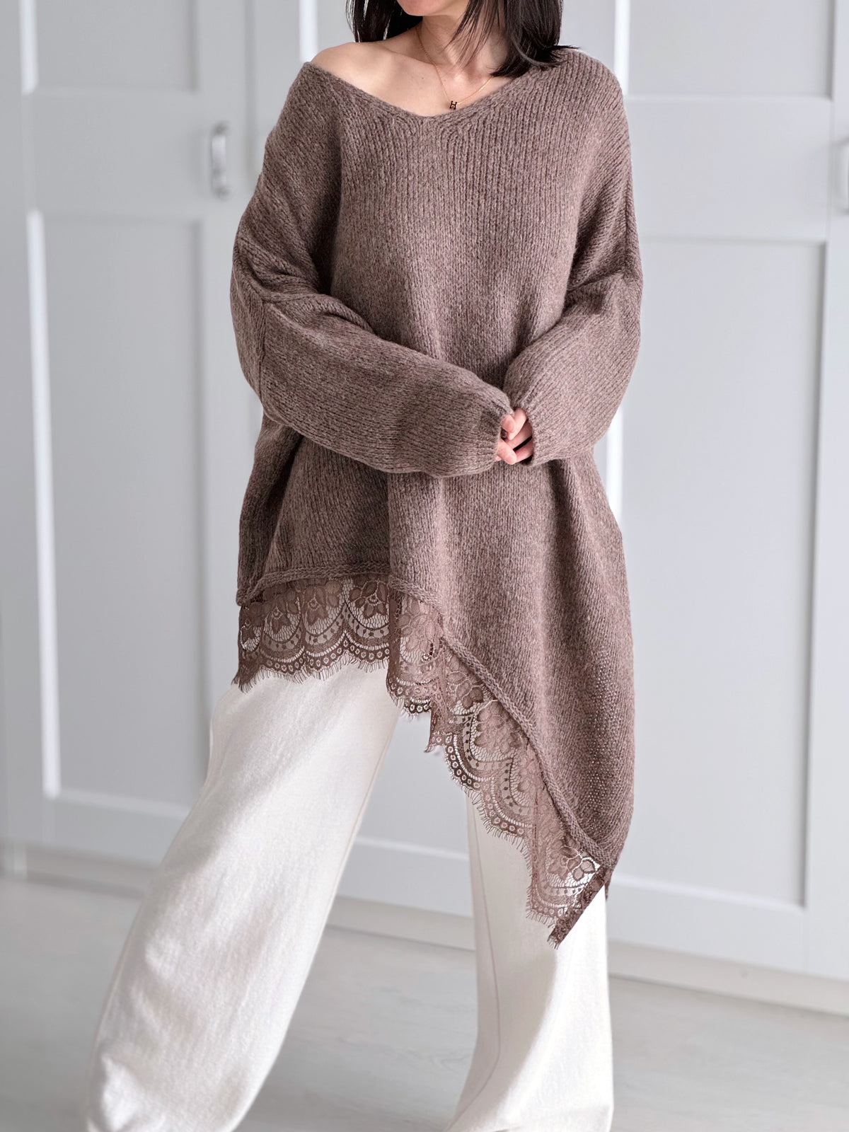 Oversize-Pullover mit Spitzensaum, 5 Farben