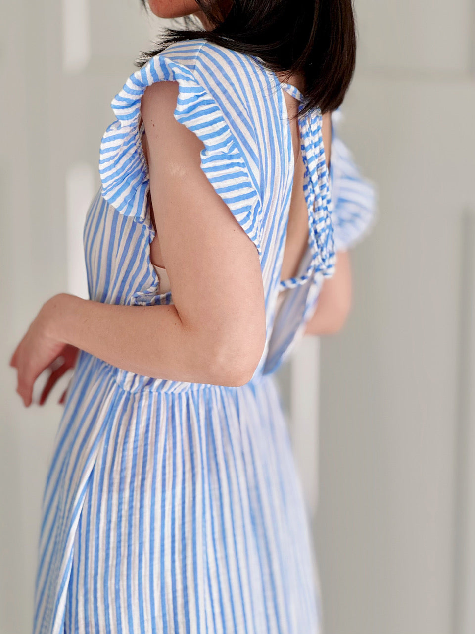 Musselin Kleid, rückenfrei, ärmellos, Streifen, 2 Farben