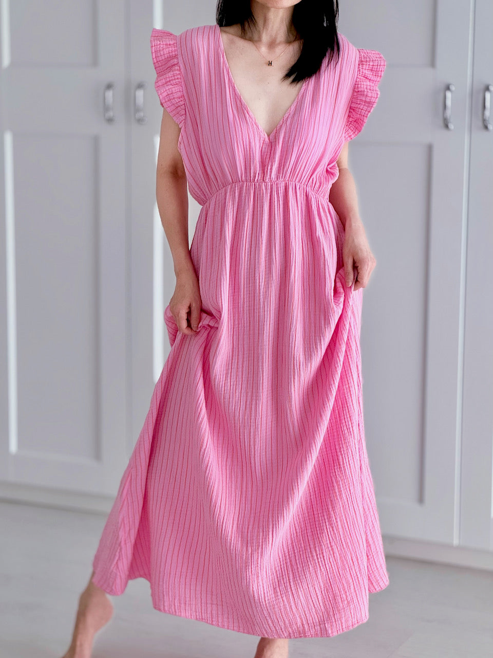 Musselin Kleid, rückenfrei, ärmellos, feine Streifen, Orange-Rosa