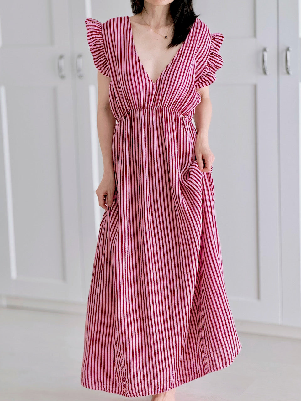 Musselin Kleid, rückenfrei, ärmellos, Beere-Streifen