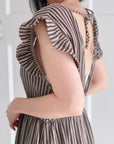 Musselin Kleid, rückenfrei, ärmellos, Streifen, Schoko-Taupe