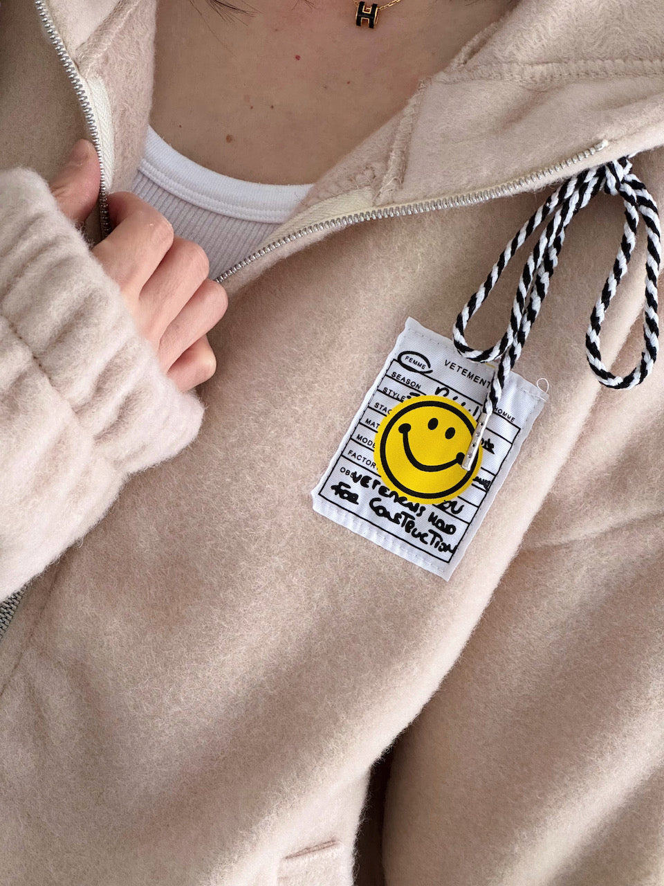 Hoodie, Patch-Smiley, Beige