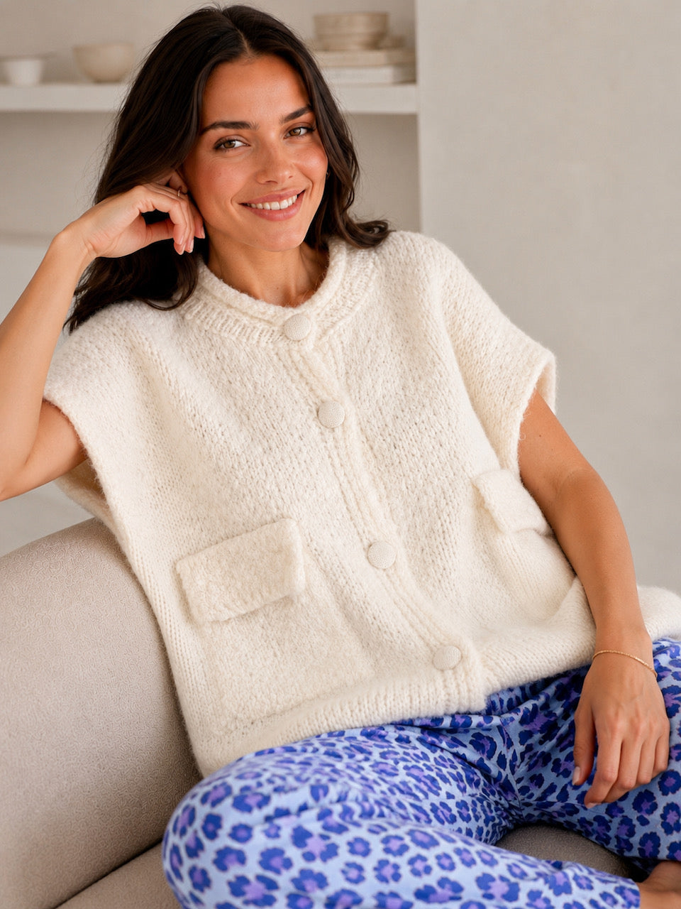 Strickweste, mit aufgesetzten Taschen, Cremeweiß