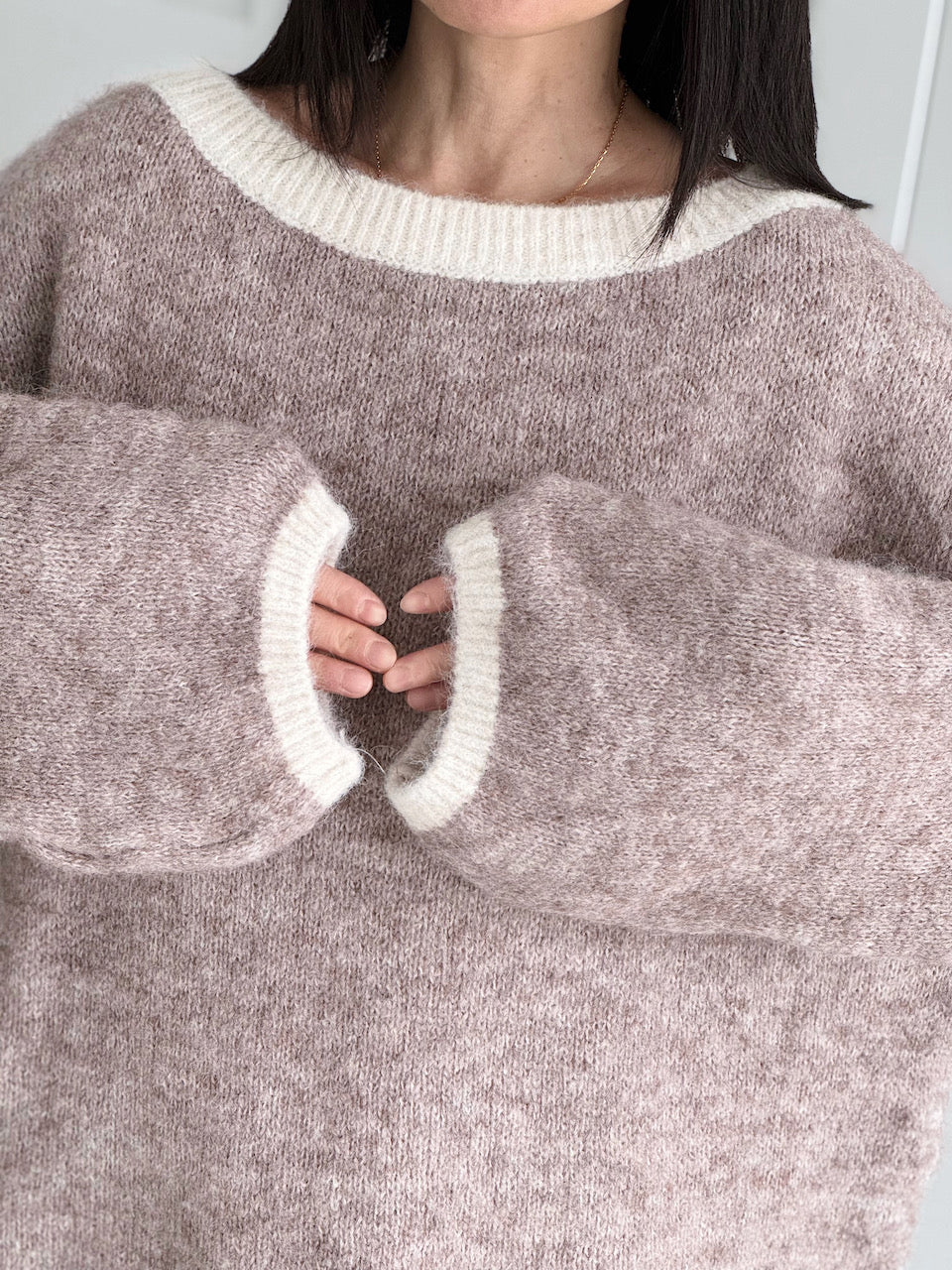 Pullover mit Kontrastdetails, 4 Farben