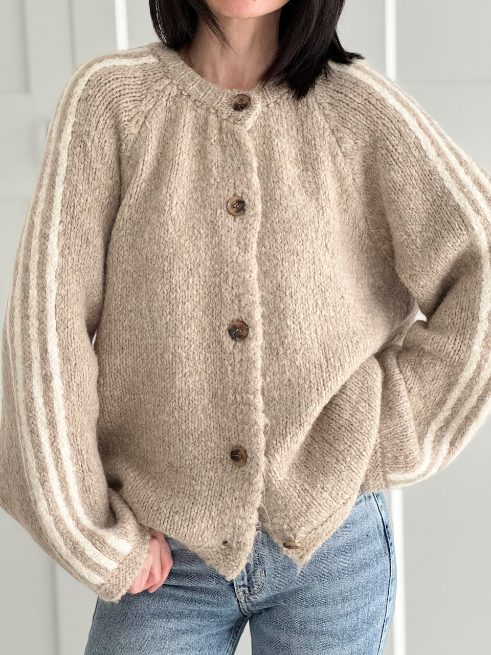 Strickjacke, Kontrastlinie-4, flauschi, 4 Farben