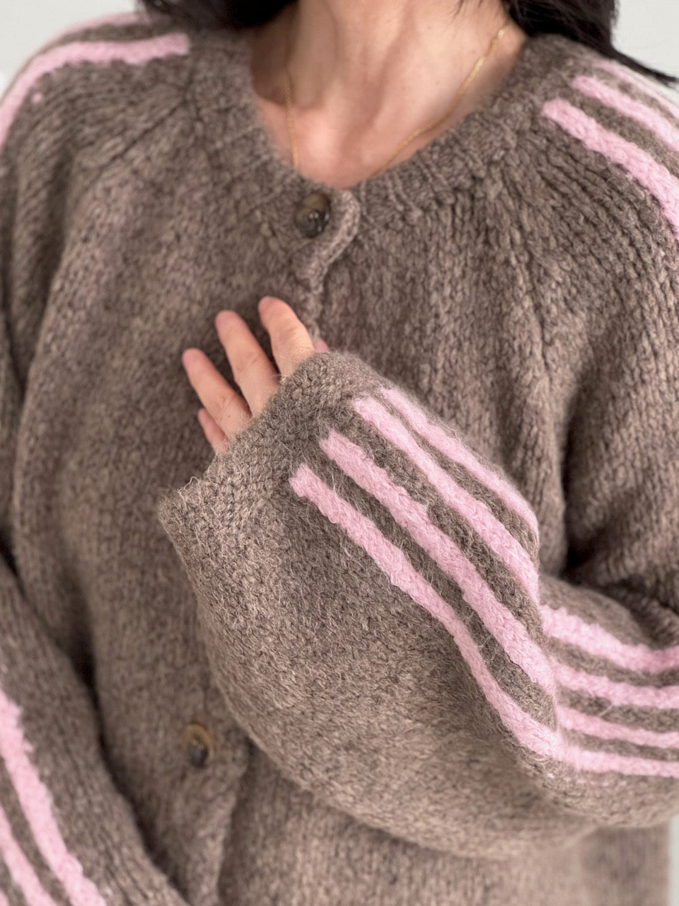 Strickjacke, Kontrastlinie-4, flauschi, Taupe