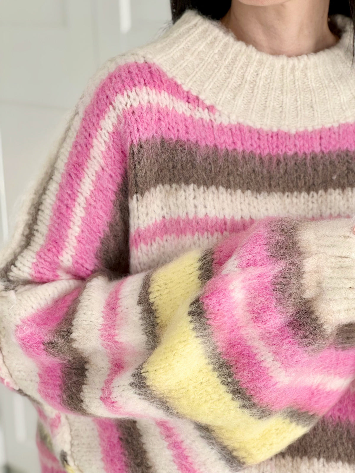 Oversize-Pullover, flauschi, bunte Streifen, Rosa-Vanille