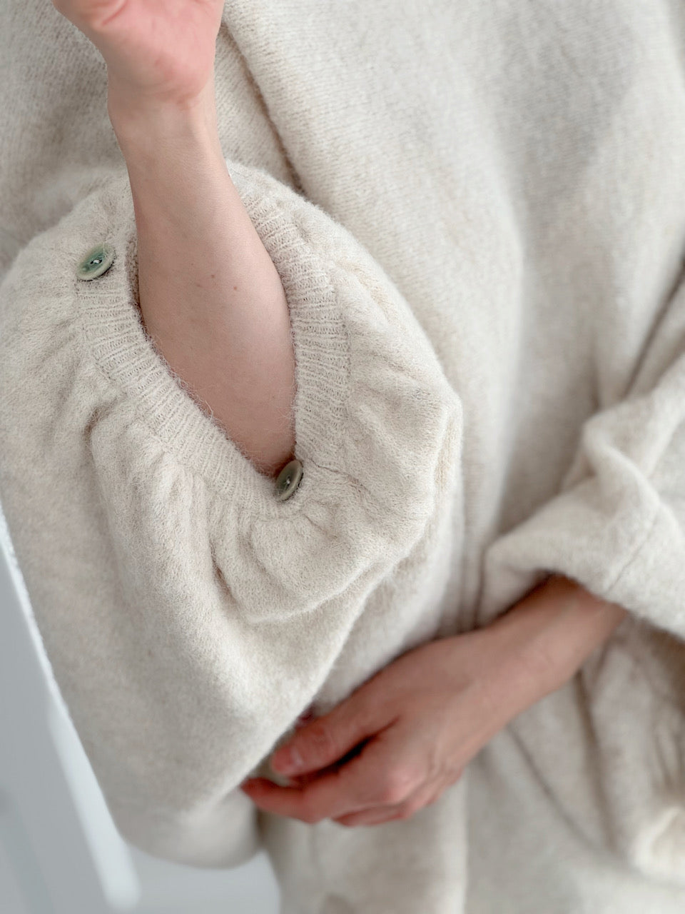 Oversize-Pullover mit Knopfärmeln, 4 Farben