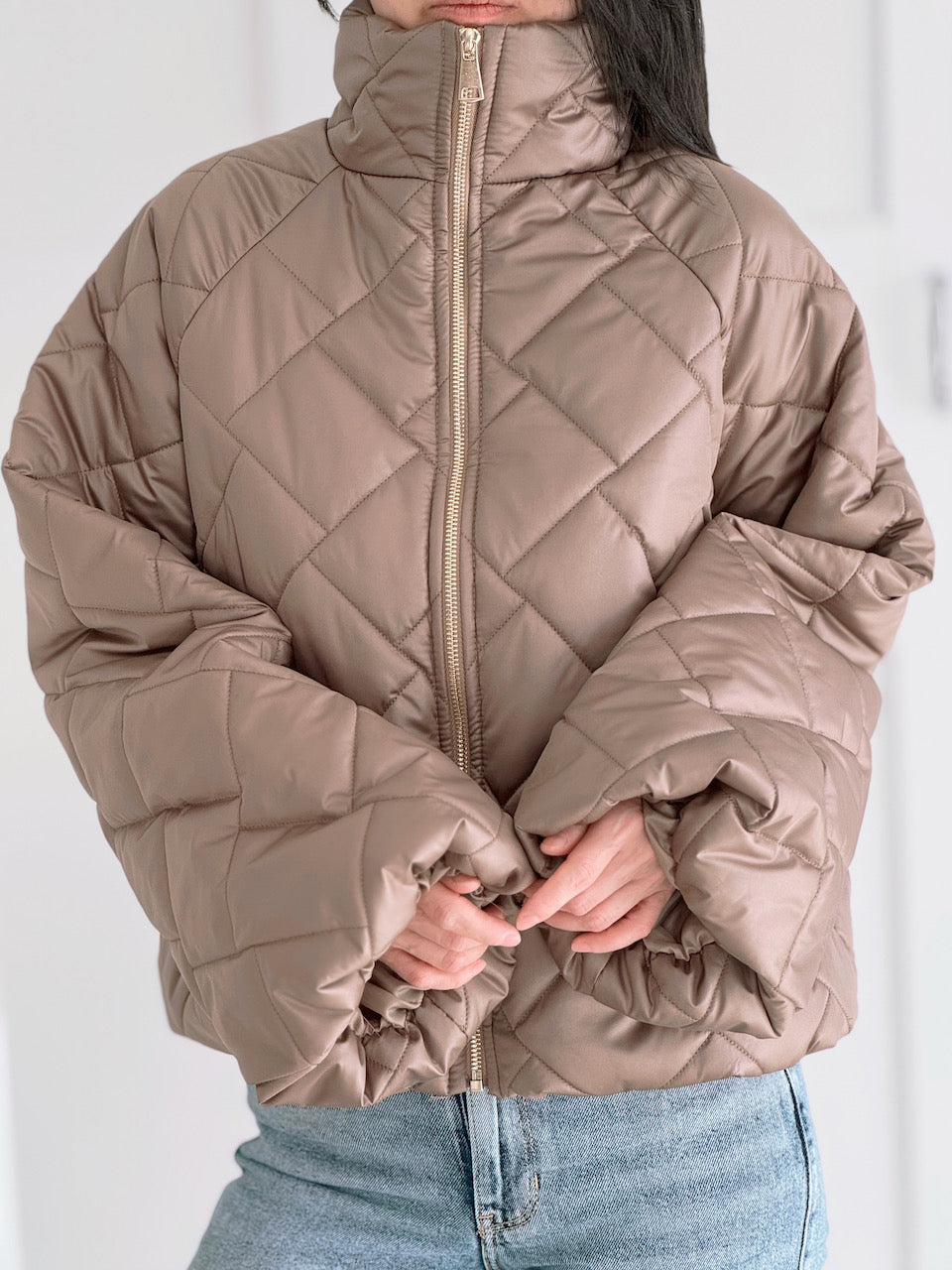 Steppjacke mit Rüschenmanschetten