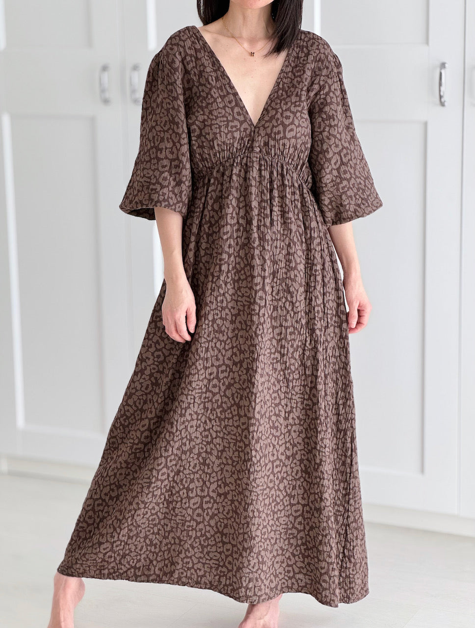 Musselin Kleid, rückenfrei, Schoko-Leo