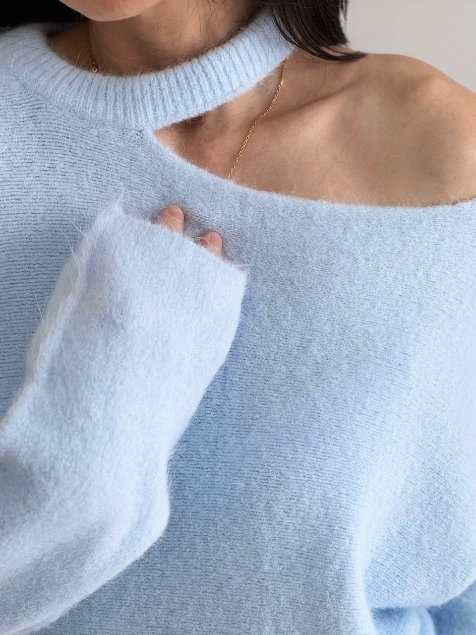Pullover mit Cut-Out Ausschnitt, 4 Farben