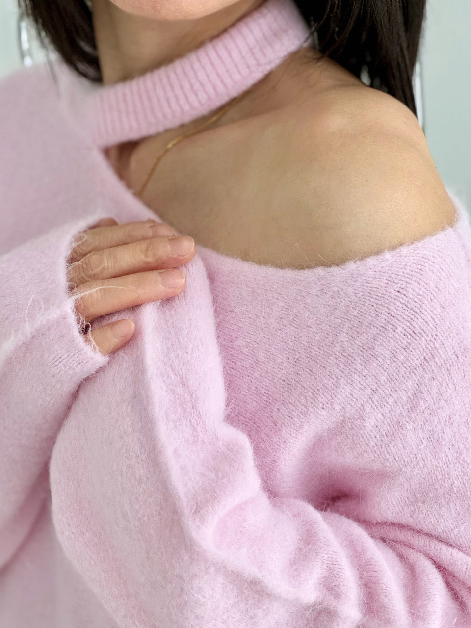 Pullover mit Cut-Out Ausschnitt, 4 Farben