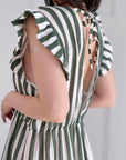 Musselin Kleid, rückenfrei, ärmellos, breite Streifen, Olive