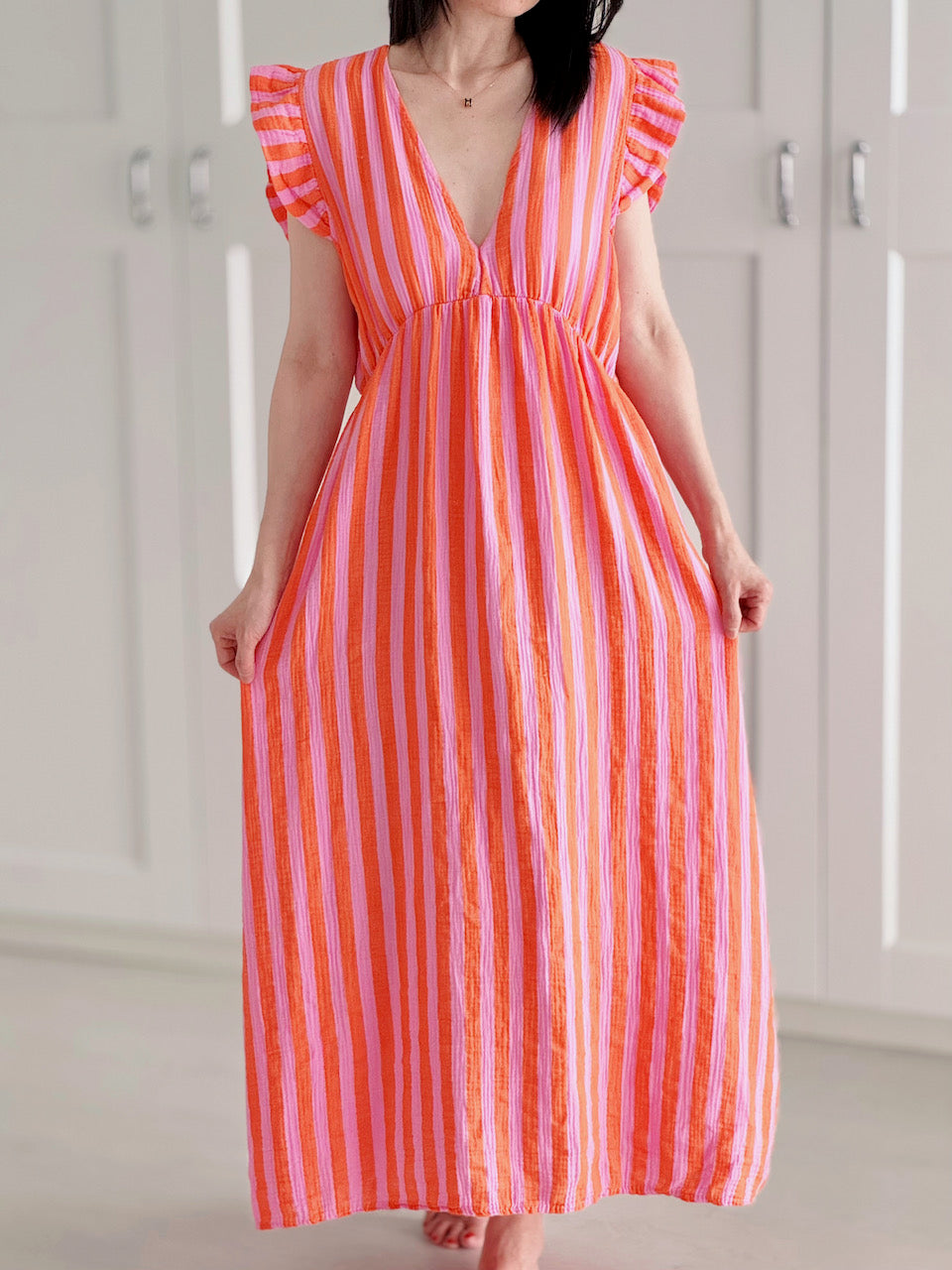 Musselin Kleid, rückenfrei, ärmellos, breite Streifen, Orange
