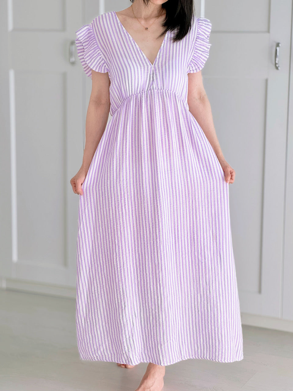 Musselin Kleid, rückenfrei, ärmellos, Streifen, Violett-Weiß