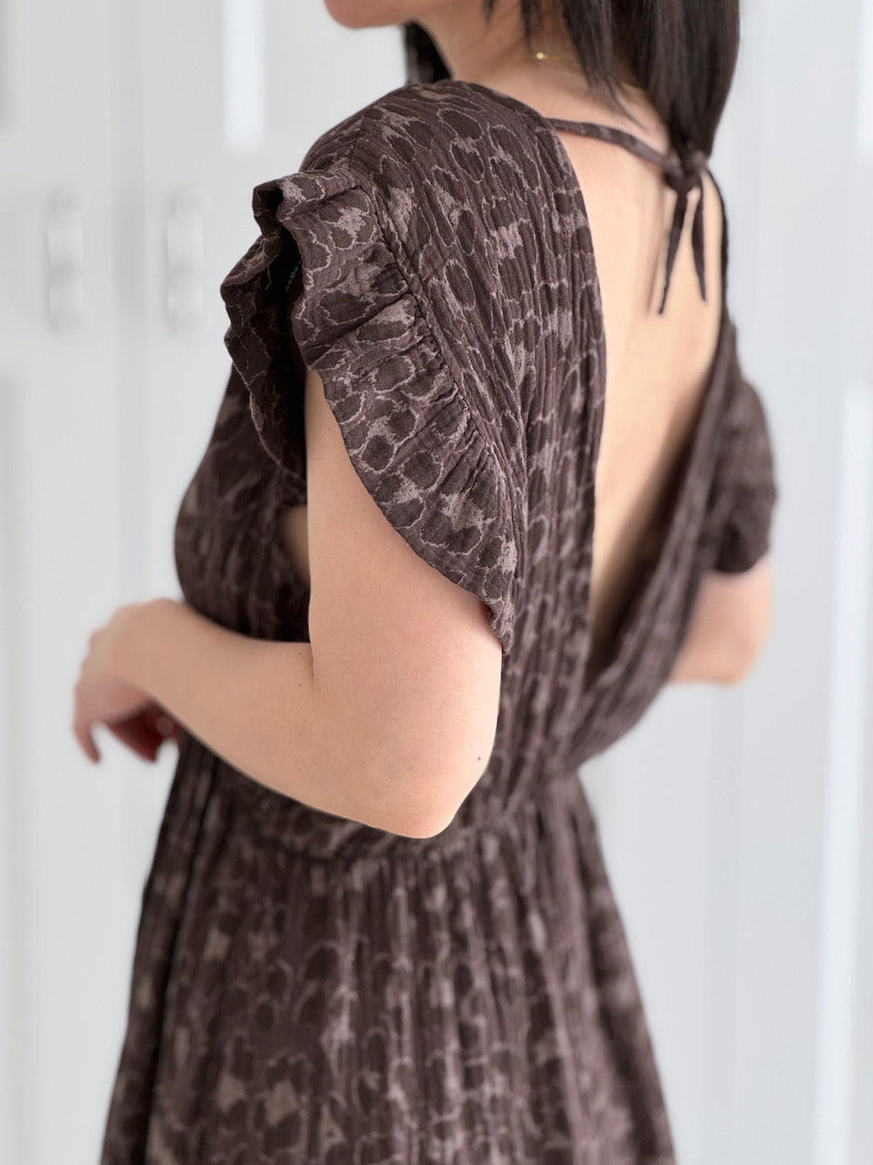 Musselin Kleid, rückenfrei, ärmellos, Wild-Leo, Schoko