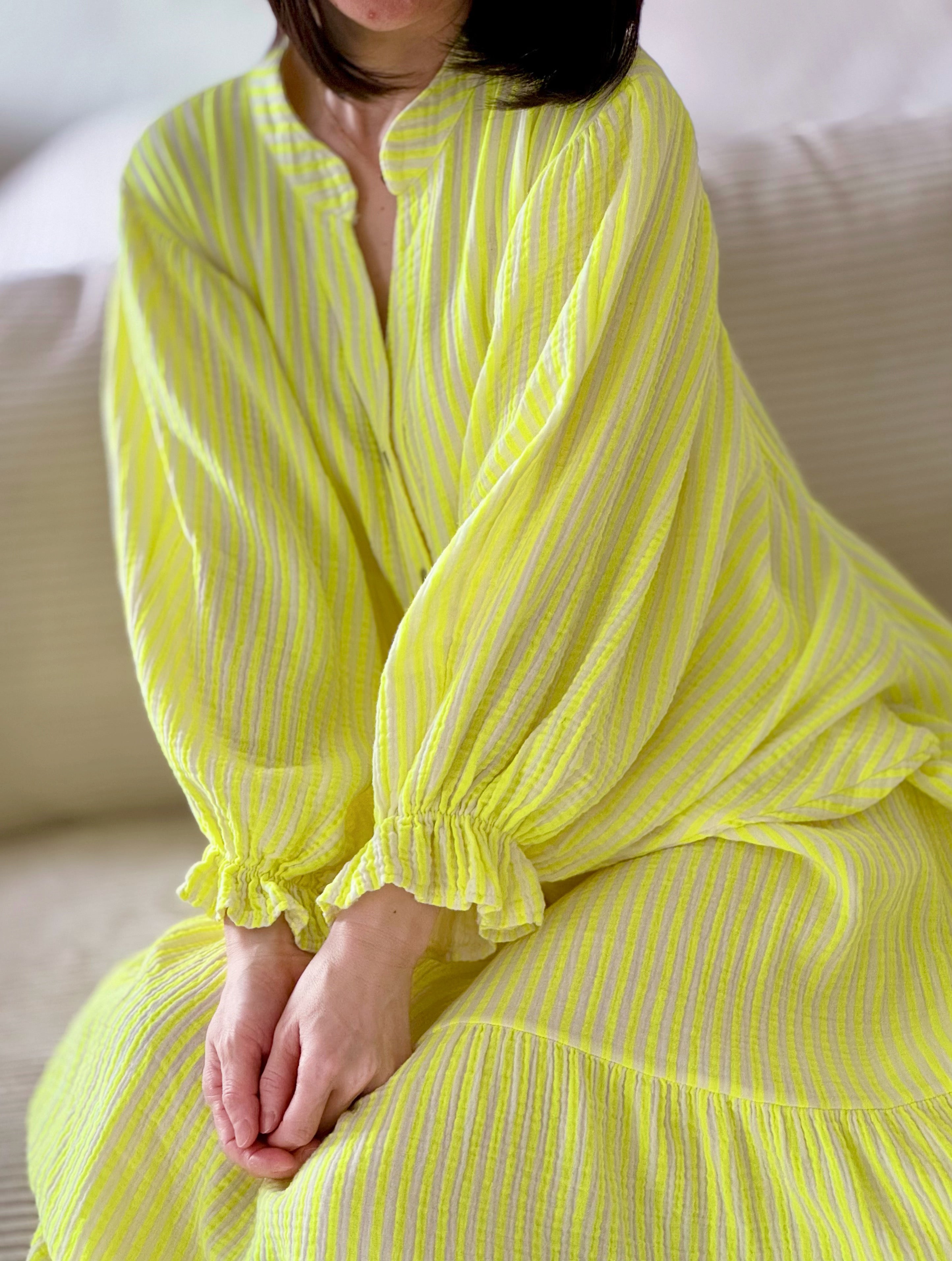 Musselin Kleid, Neon-Streifen, Rüschen, 4 Farben