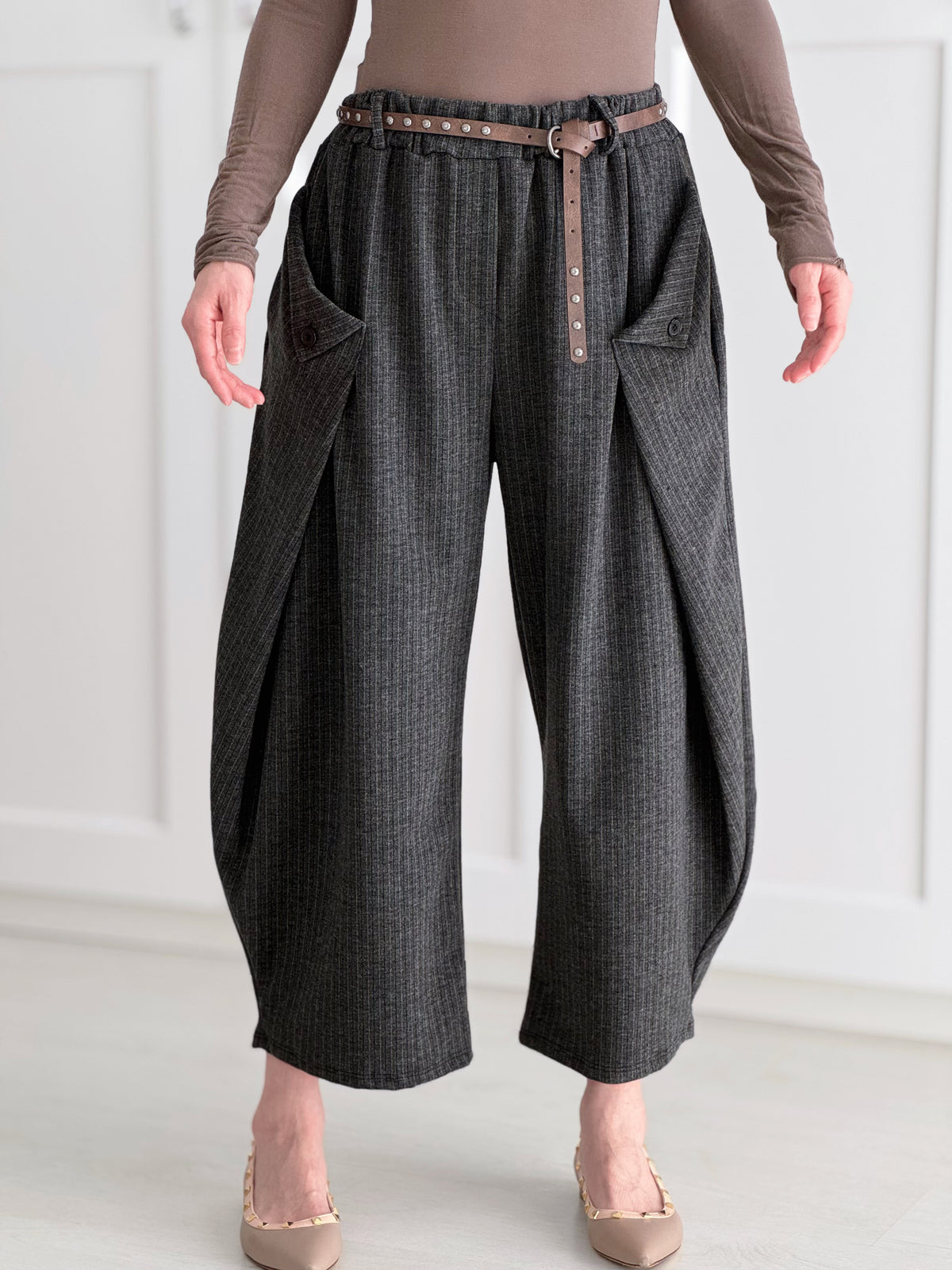 Marlene-Hose mit Wickeldetails, Grau
