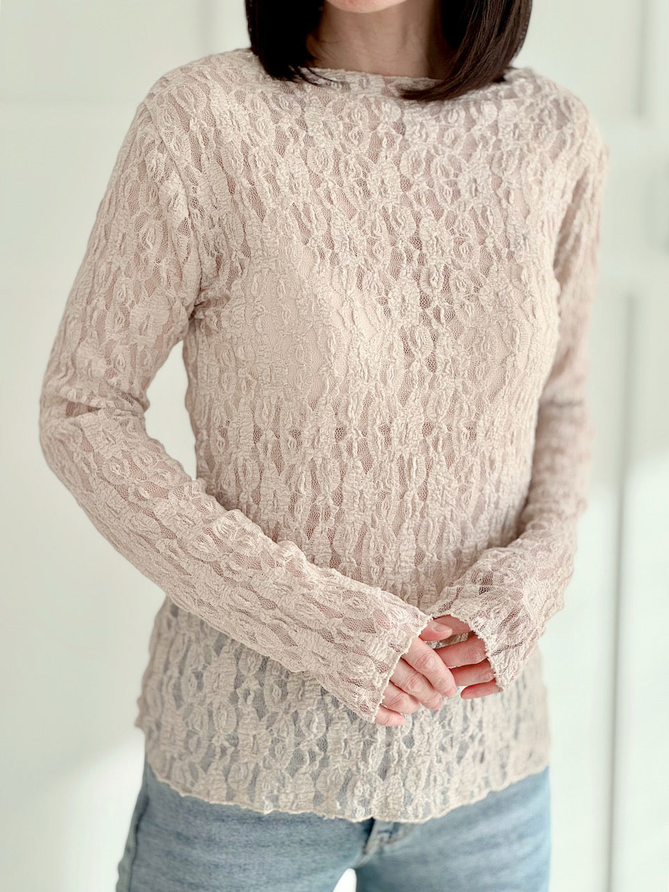 Longsleeves, mit Spitze, 4 Farben