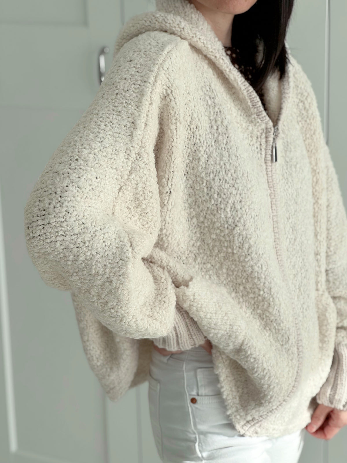 Bouclé Jacke, mit Kapuze, Cremeweiß