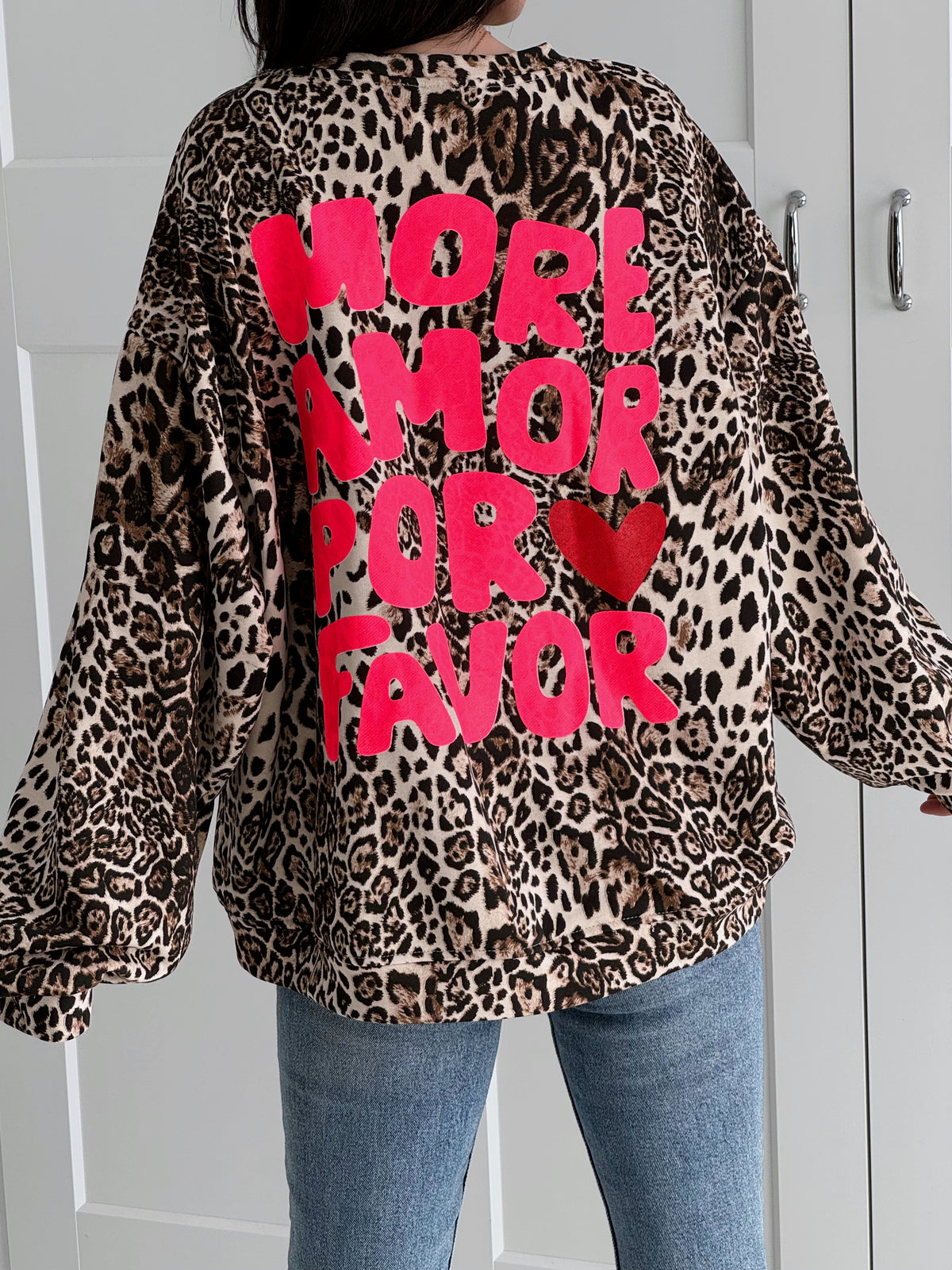 Sweatshirt Leo „More Amor Por Favor“, Beige