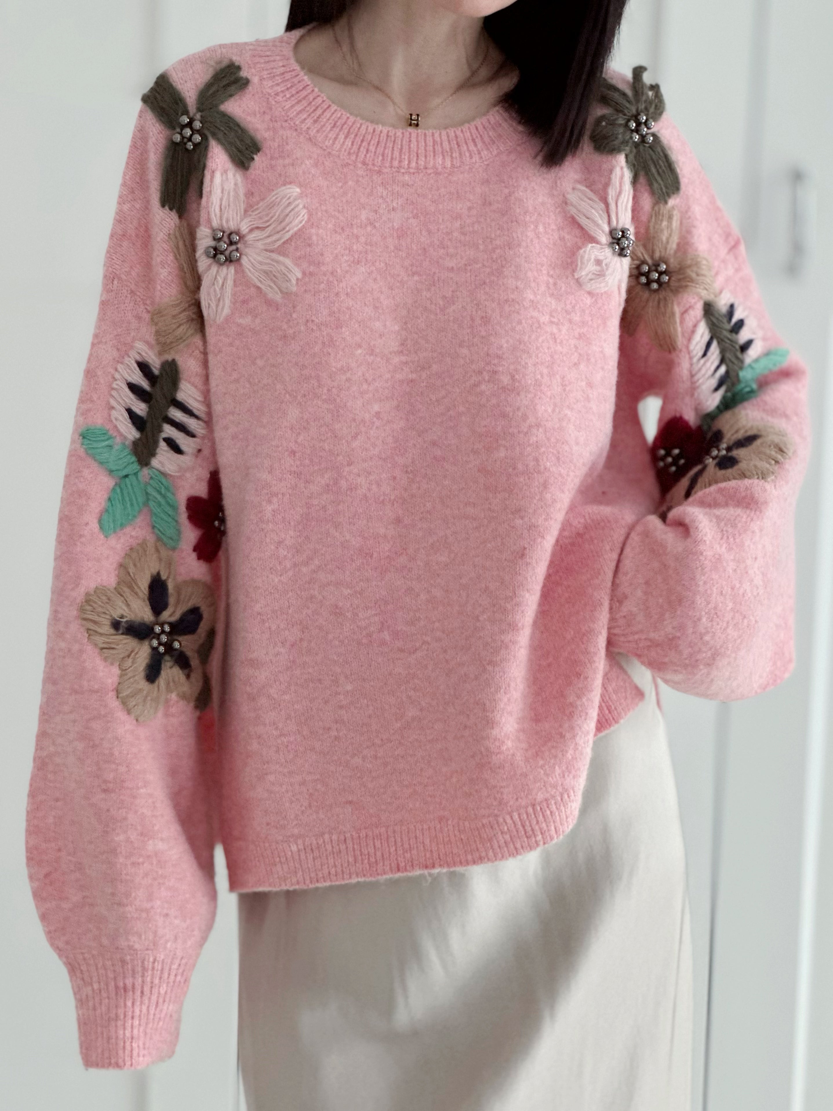 Pullover mit Blumenstickerei