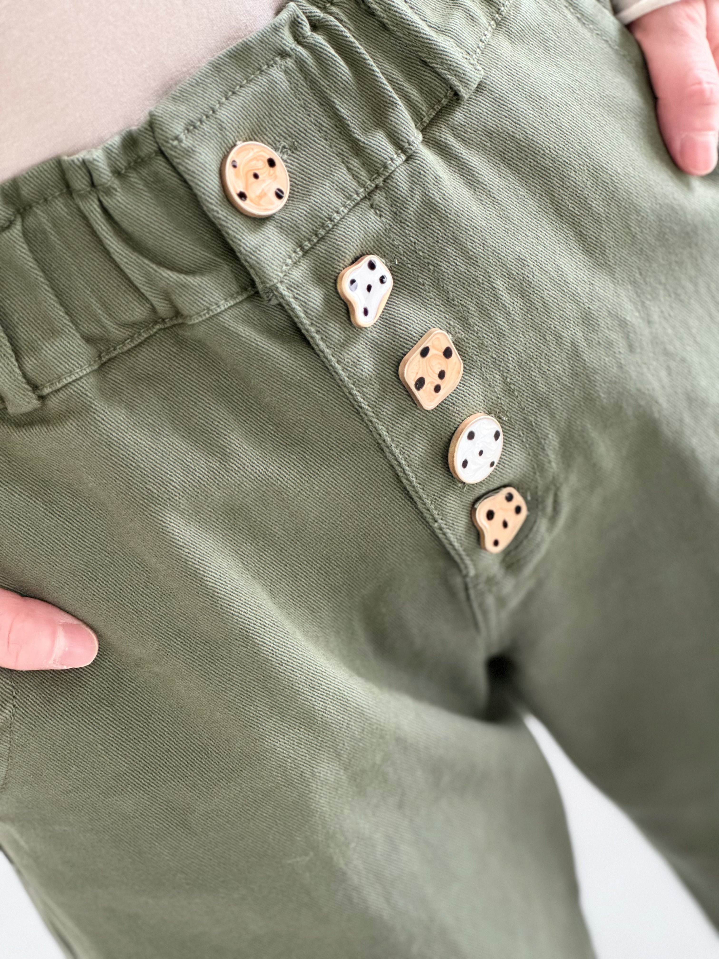 Cropped Hose, mit Würfelknöpfen, 2 Farben