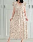 Musselin Kleid, Rückenausschnitt. ärmellos, Taupe-Leo
