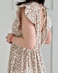 Musselin Kleid, Rückenausschnitt. ärmellos, Taupe-Leo