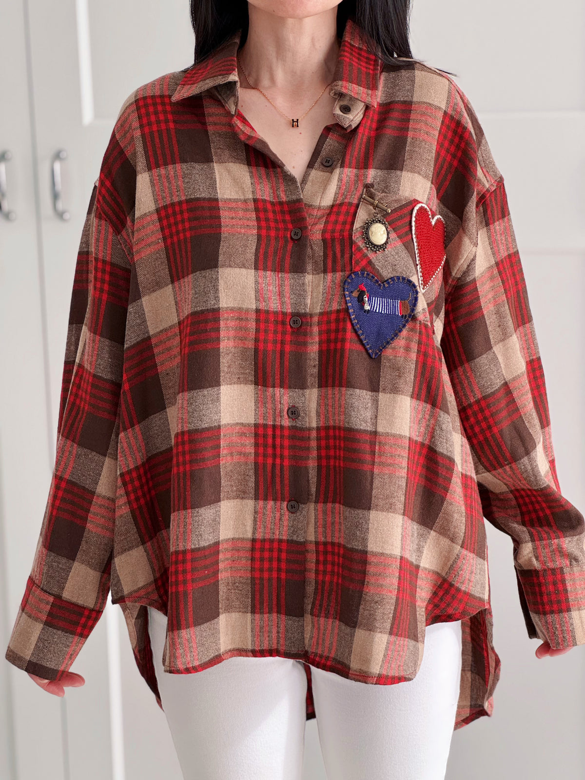 Karobluse mit Herz-Deko