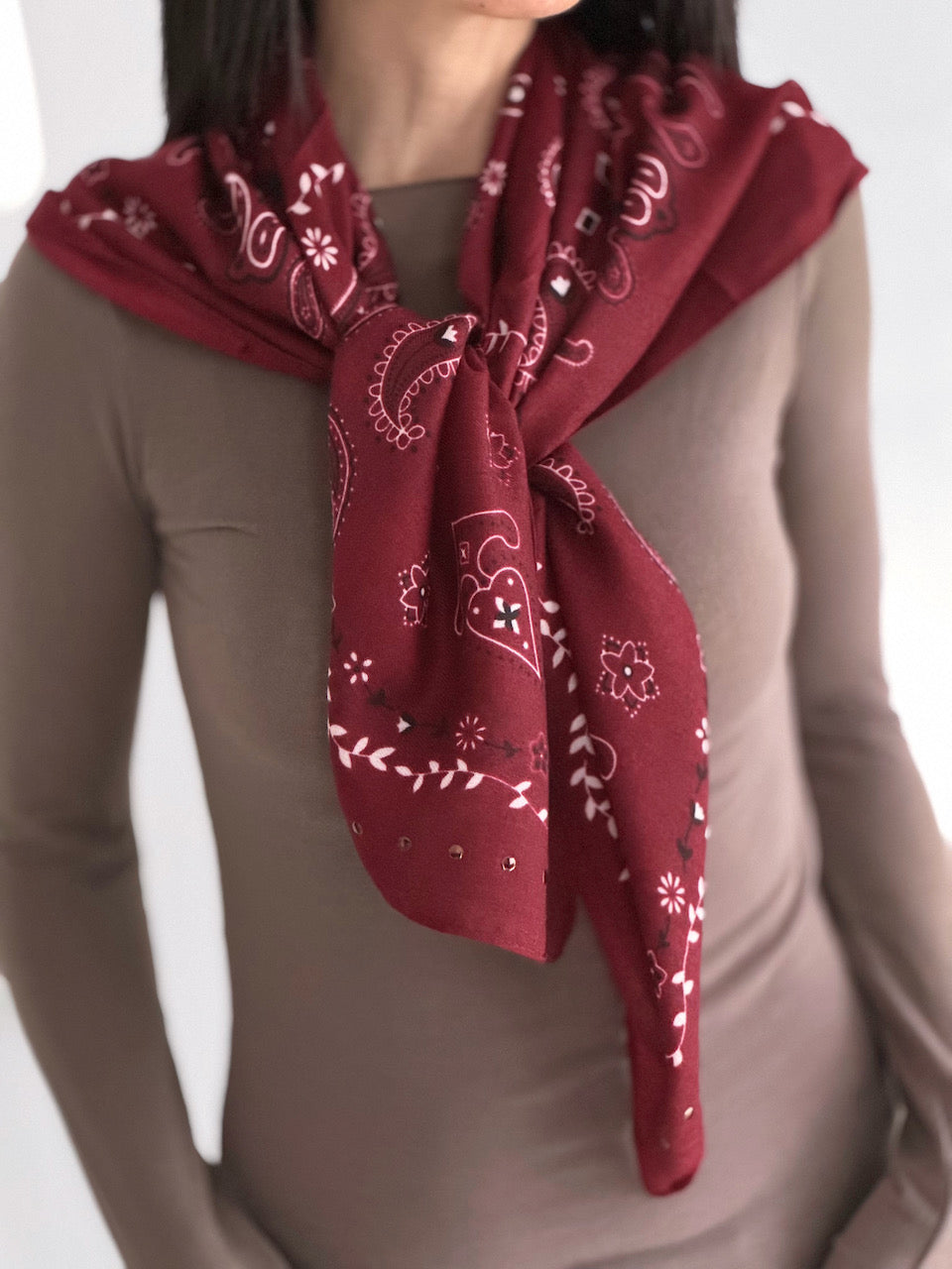 Quadratisches Paisley-Tuch, Bordeaux