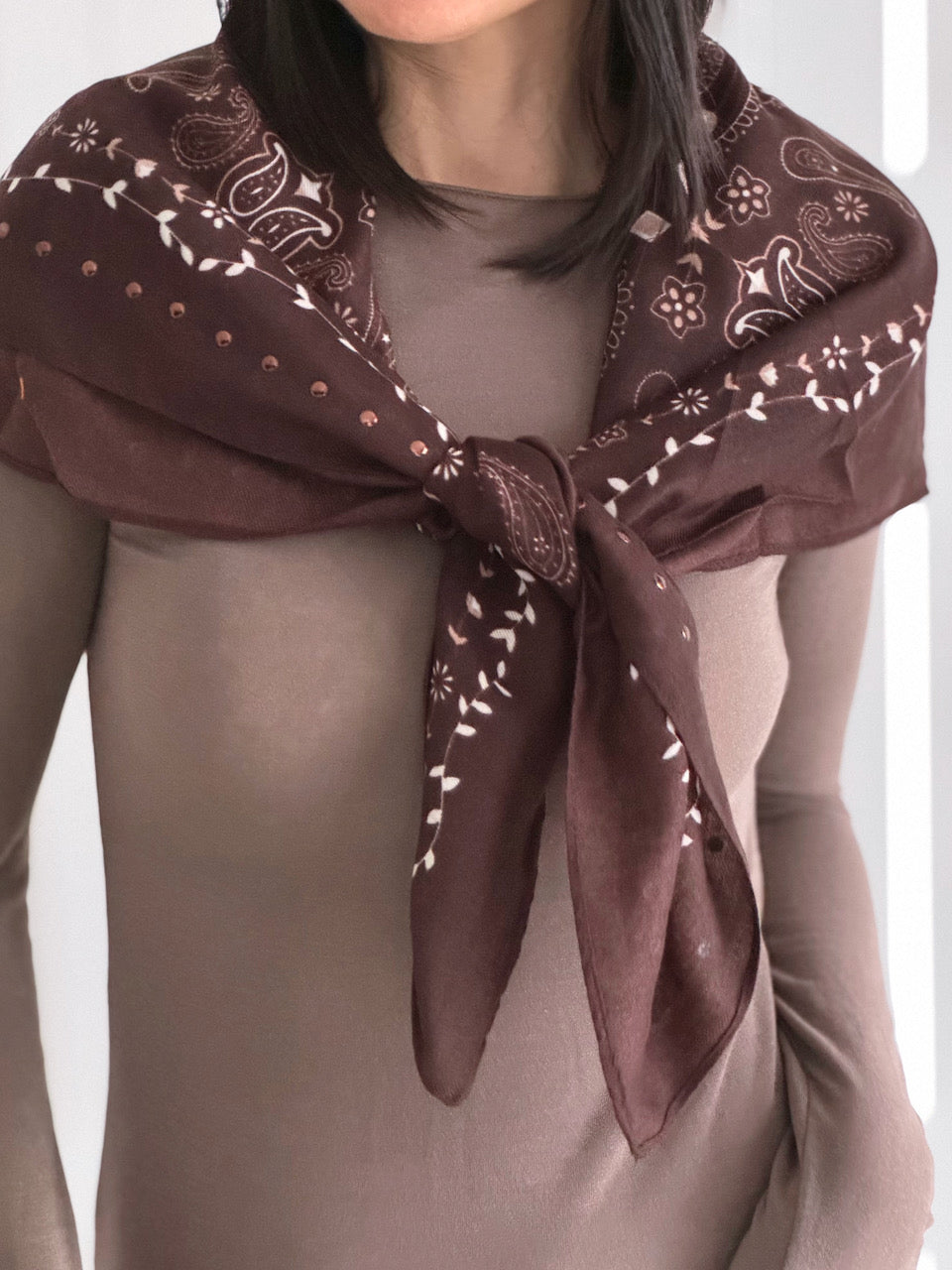 Quadratisches Paisley-Tuch, Schoko