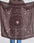 Quadratisches Paisley-Tuch, Schoko
