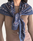 Quadratisches Paisley-Tuch, Dunkelblau