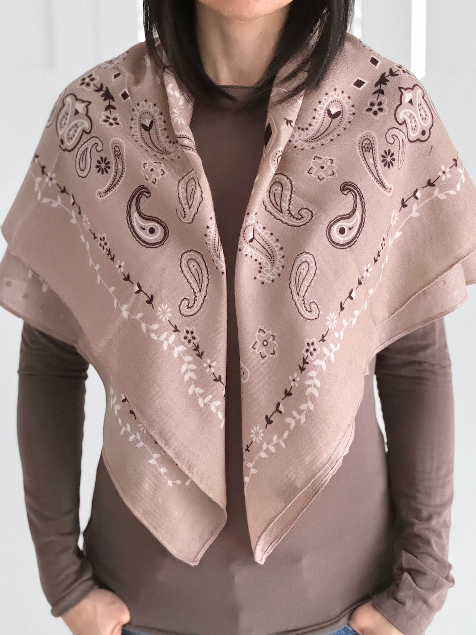 Quadratisches Paisley-Tuch, Beige