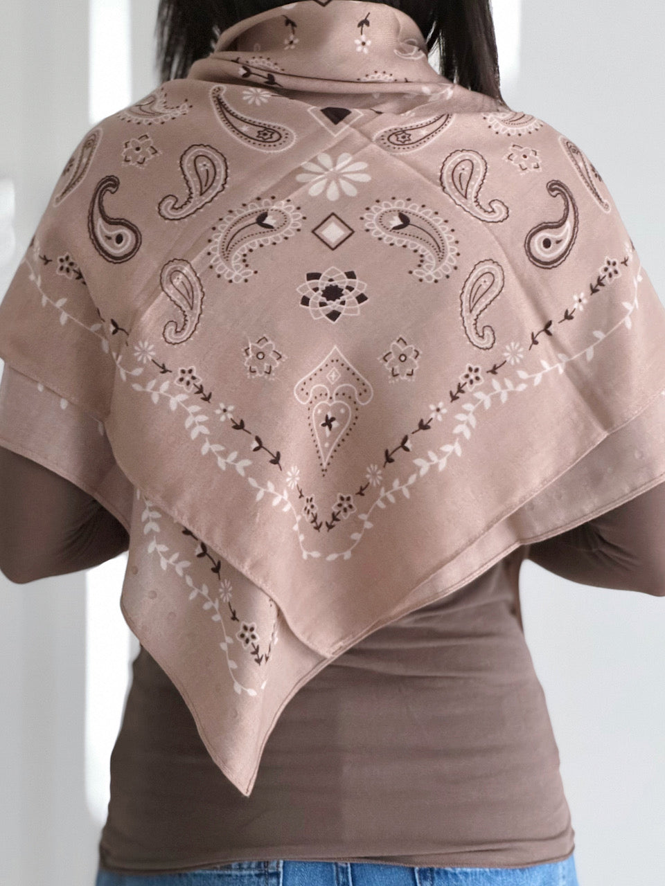 Quadratisches Paisley-Tuch, Beige