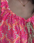 Boho-Kleid, Palmblätter, Neon-Pink